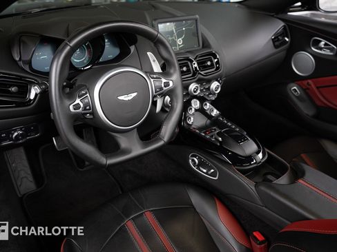 Used 2021 Aston Martin V8 Vantage Roadster image 23