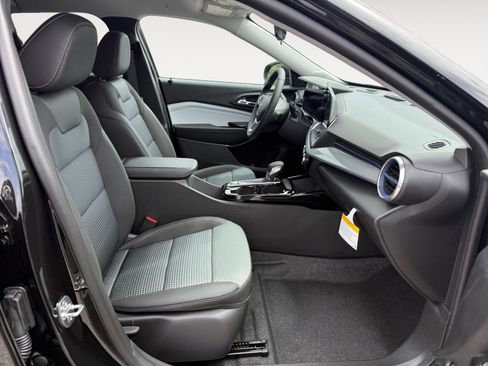 New 2026 Chevrolet Trax LT FWD image 19