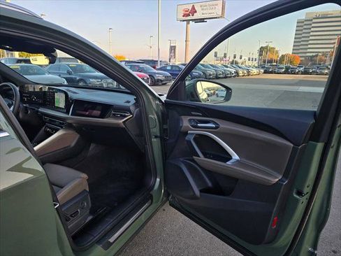 New 2025 Audi Q5 Prestige image 12