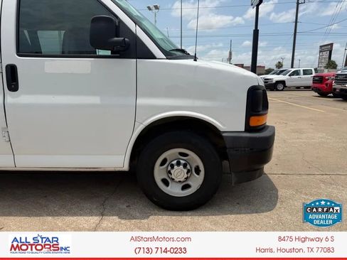 Used 2017 Chevrolet Express 2500 LS RWD image 4