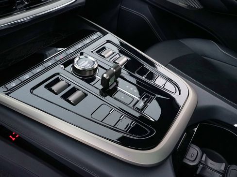 Used 2025 Aston Martin DBX 707 AWD/4WD image 28
