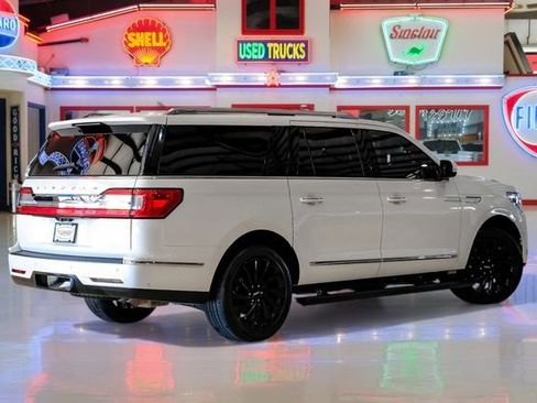 Used 2020 Lincoln Navigator L Reserve w/ Equipment Group 208A Reserve image 3
