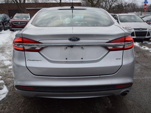 Used 2017 Ford Fusion SE image 7