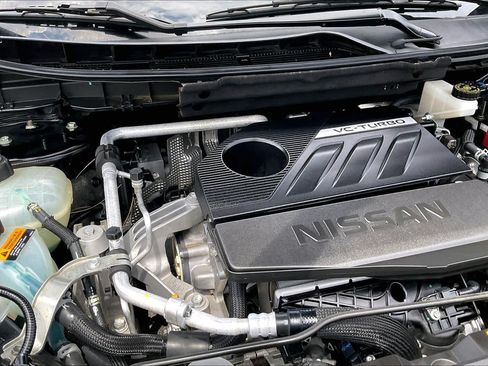 Used 2024 Nissan Rogue SV FWD image 30