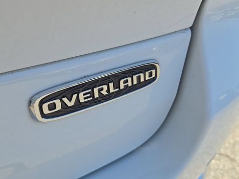 Used 2023 Jeep Grand Cherokee Overland AWD/4WD image 8