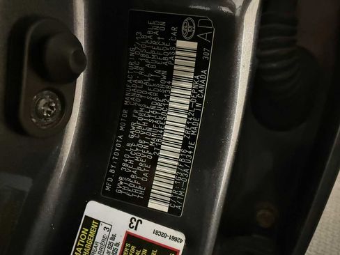 Used 2013 Toyota Corolla LE image 36