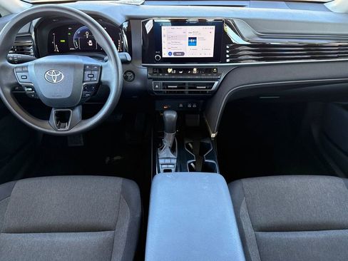 Used 2025 Toyota Camry LE image 20