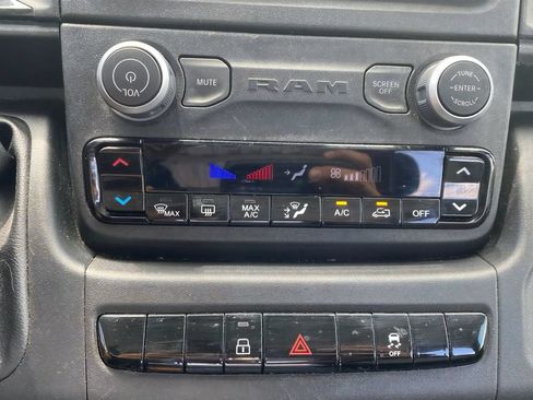 Used 2025 RAM ProMaster 2500 w/ Convenience Group FWD image 22