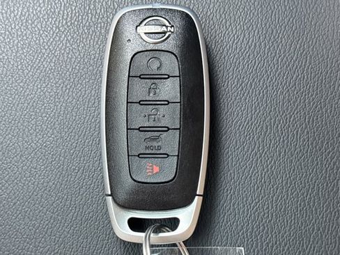 Used 2025 Nissan Pathfinder SL w/ SL Premium Package FWD image 29