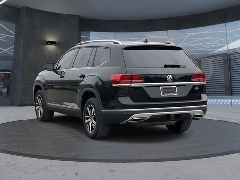Used 2018 Volkswagen Atlas SEL AWD/4WD image 3