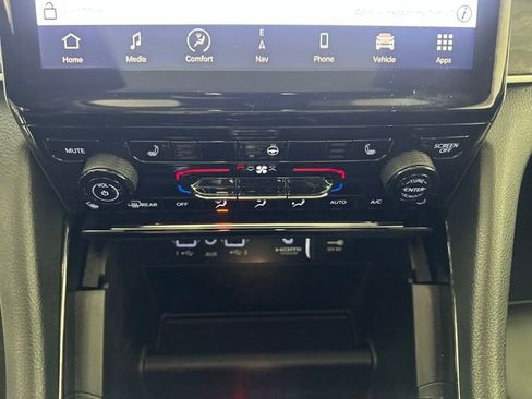 Used 2023 Jeep Grand Cherokee 4WD 4xe image 22