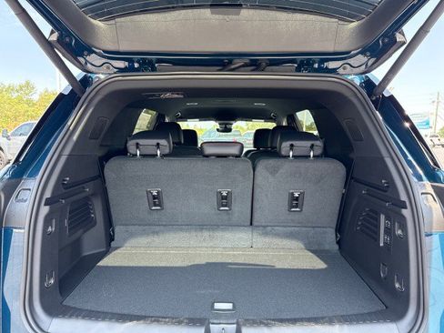 New 2027 Chevrolet Traverse RS FWD image 18