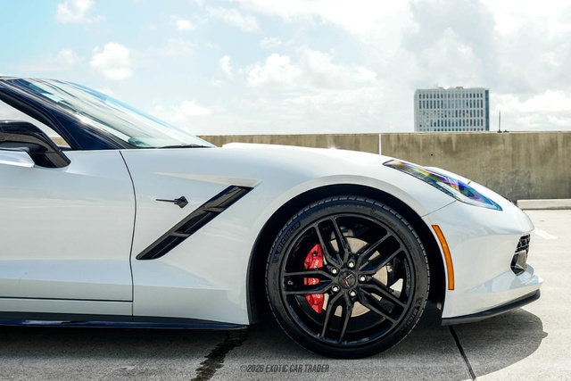 Used 2018 Chevrolet Corvette Stingray Coupe w/ 1LT RWD image 10