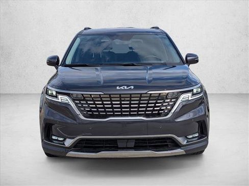 Used 2024 Kia Carnival SX Prestige image 2