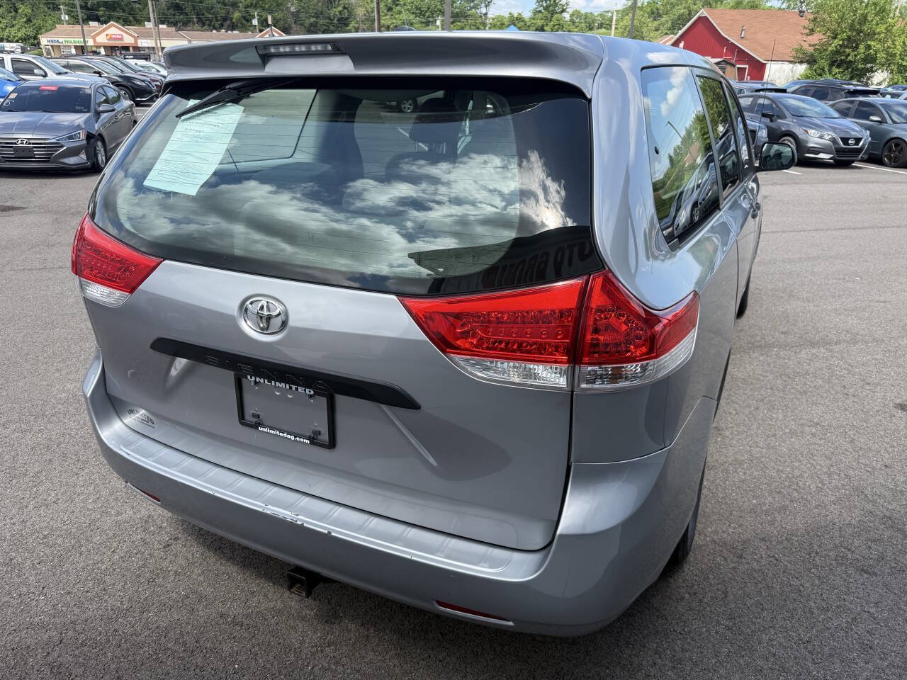 Used 2011 Toyota Sienna FWD image 8