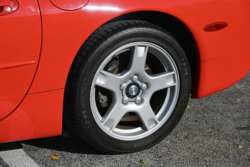 Used 1999 Chevrolet Corvette Coupe w/ Memory Pkg RWD image 10