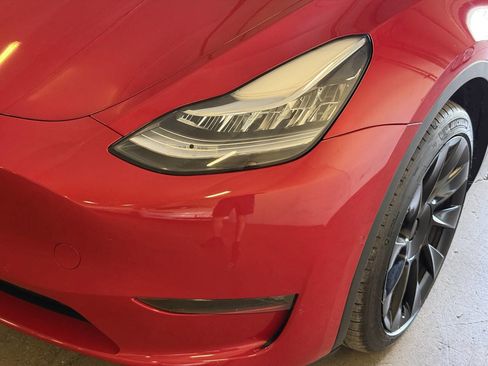 Used 2021 Tesla Model Y Long Range image 33