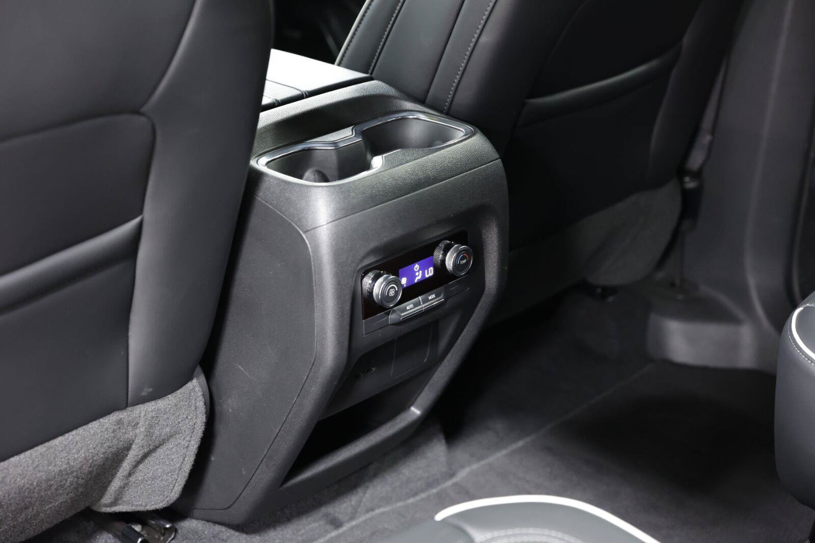 Certified 2026 Buick Enclave Sport Touring AWD/4WD image 33