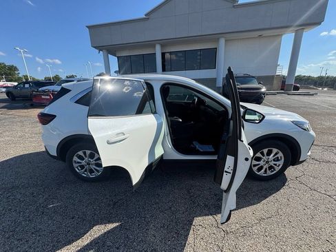Used 2023 Ford Escape Active w/ Cold Weather Package FWD image 8