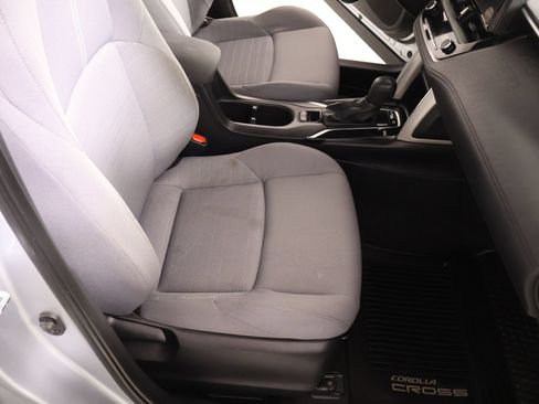 Used 2025 Toyota Corolla Cross AWD Hybrid image 12