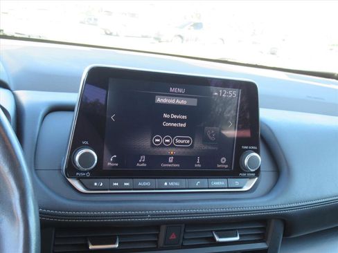 Used 2023 Nissan Rogue SV w/ SV Premium B Package image 21