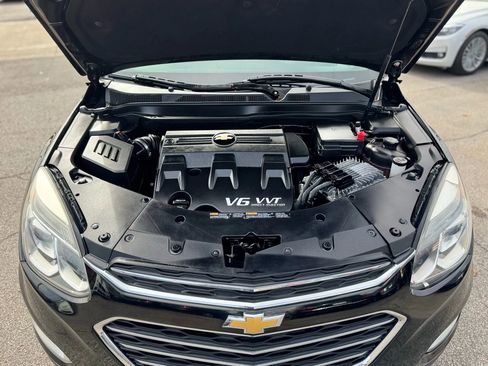 Used 2017 Chevrolet Equinox LT w/ Convenience Package image 37