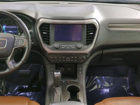 Certified 2018 GMC Acadia SLT image 20