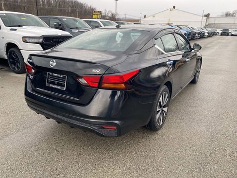Used 2022 Nissan Altima 2.5 SV image 2