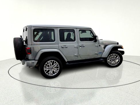 Used 2023 Jeep Wrangler Sahara image 7