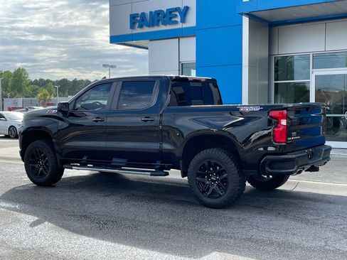 Used 2021 Chevrolet Silverado 1500 LT Trail Boss w/ Convenience Package II image 3