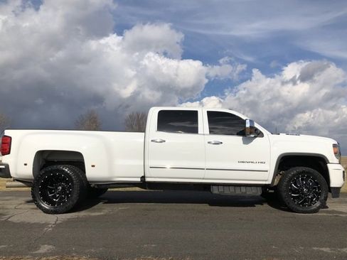 Used 2017 GMC Sierra 3500 Denali w/ Duramax Plus Package image 8