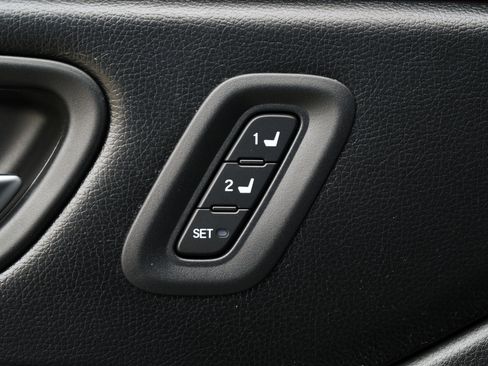 Used 2025 Honda Pilot Black Edition image 40