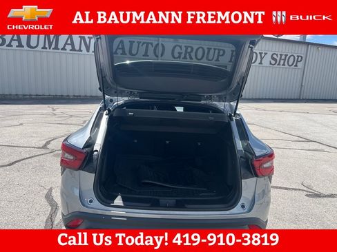 Used 2025 Chevrolet Trax RS w/ Driver Confidence Package FWD image 23
