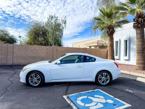 Used 2009 INFINITI G37 x Coupe w/ Premium Pkg image 3