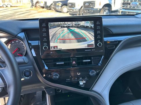 Used 2024 Toyota Camry XSE FWD image 17