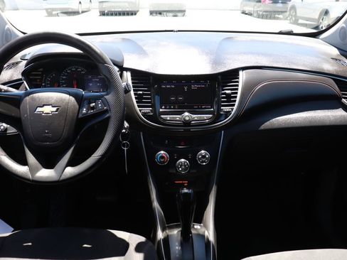 Used 2020 Chevrolet Trax LS FWD image 14
