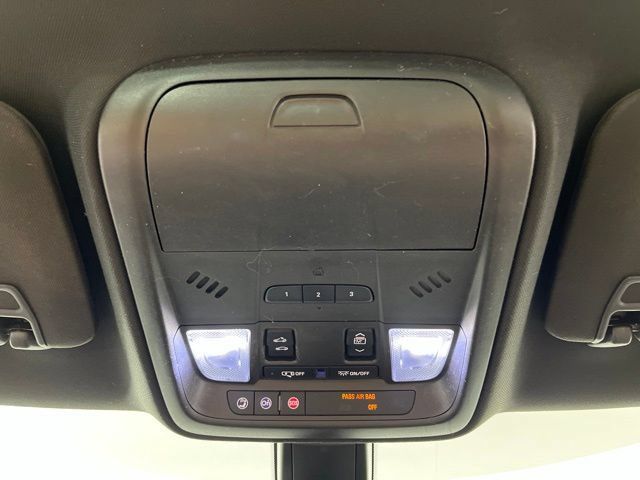 Used 2017 Cadillac XT5 Luxury FWD image 32