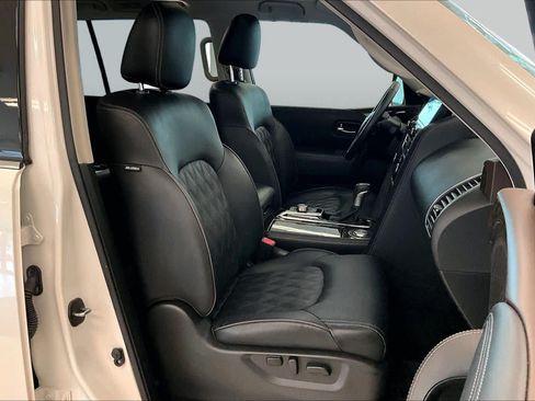 Used 2024 Nissan Armada Platinum w/ Captain's Chairs Package RWD image 8