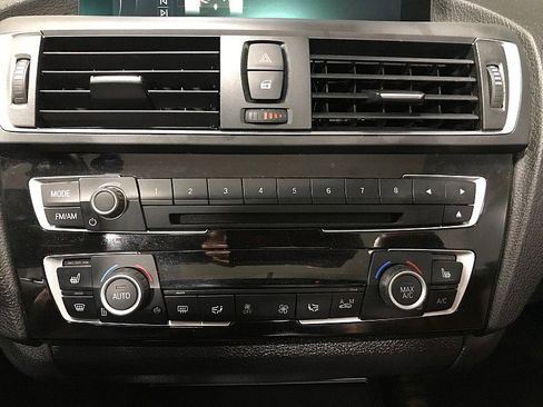 Used 2015 BMW M235i Convertible image 32