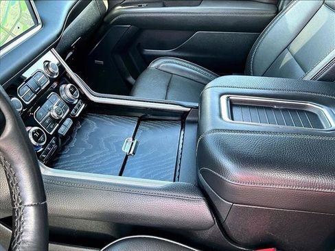 Used 2024 GMC Yukon XL Denali w/ Advanced Technology Package image 15