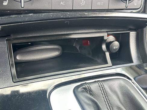 Used 2013 Volkswagen Touareg Sport AWD/4WD image 27