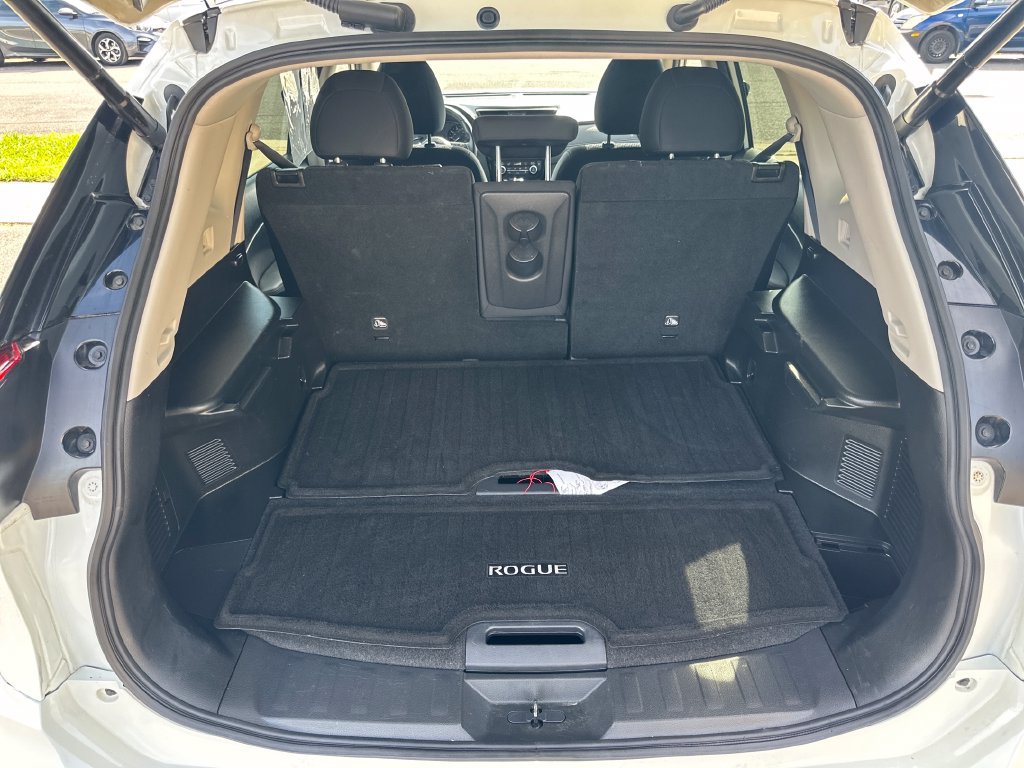 Used 2019 Nissan Rogue SV AWD/4WD image 19