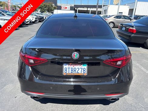 Used 2020 Alfa Romeo Giulia w/ Nero Edizione RWD image 6