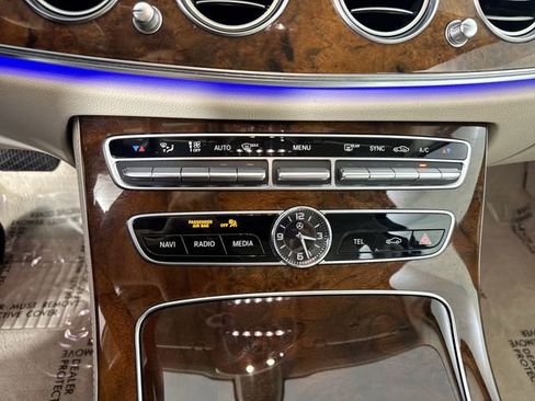 Used 2020 Mercedes-Benz E 350 4MATIC Sedan image 9