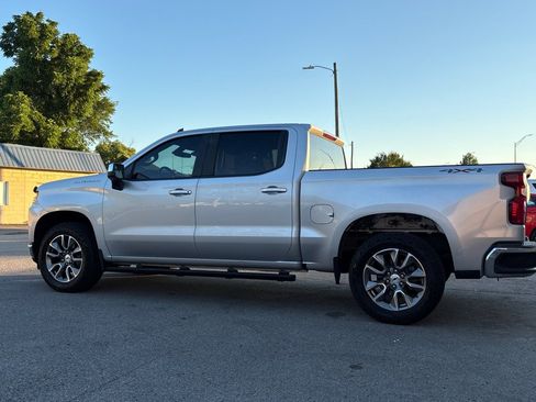 Used 2020 Chevrolet Silverado 1500 LT AWD/4WD image 4