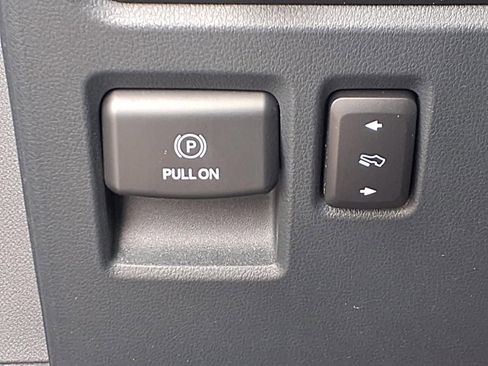 Used 2022 Ford F150 Lariat w/ Equipment Group 502A High AWD/4WD image 13
