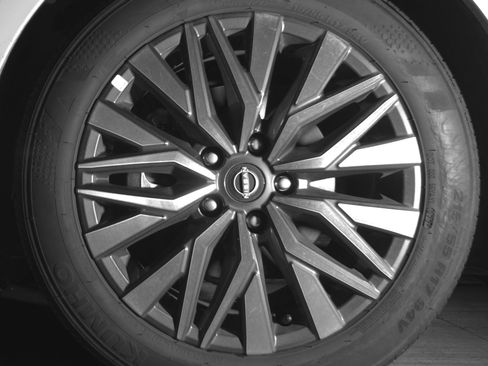 Used 2025 Nissan Altima 2.5 SV image 12