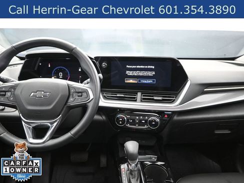 Used 2025 Chevrolet Trax ACTIV w/ Sunroof Package FWD image 18