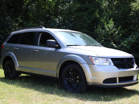 Used 2020 Dodge Journey SE w/ Blacktop Package FWD image 23