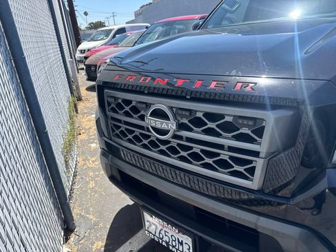 Used 2022 Nissan Frontier SV w/ SV Premium Package RWD image 1